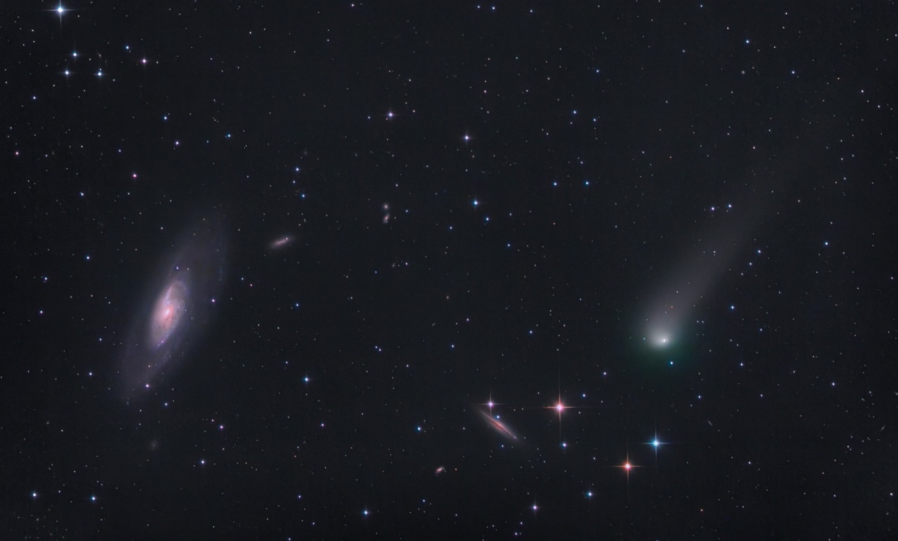 Komet Panstarrs C/2017 T2 nahe Galaxie Messier 106 (Foto: Norbert Mrozek)