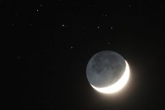 Der Mond bedeckt den offenen Sternhaufen Siebengestirn/Pleiaden im Sternbild Stier (Foto: B.R., Sternwarte Hagen)